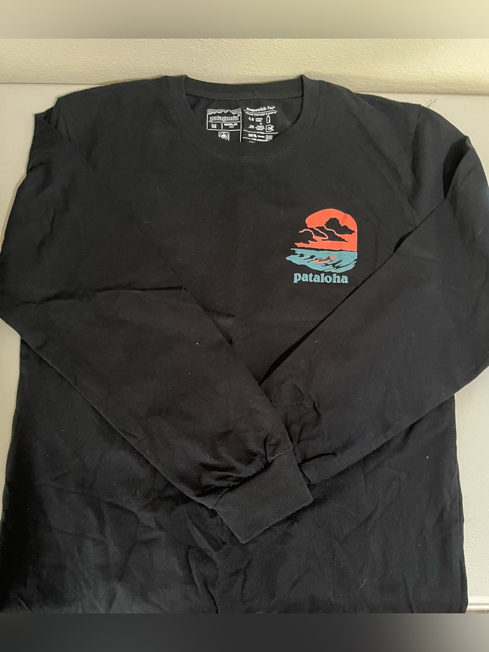 Rare Patagonia Pataloha black long sleeve responsibili-tee size M